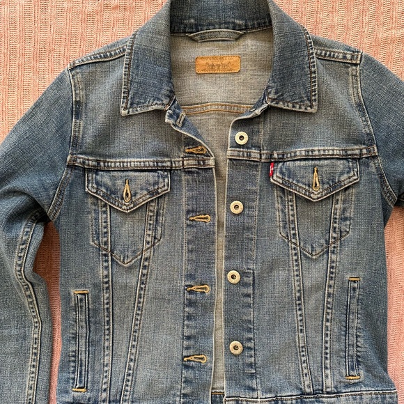 Levi's Light Blue Denim Jacket - Picture 4 of 8